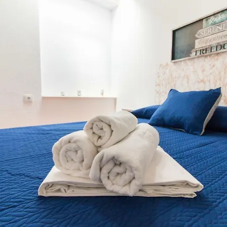 Apartamento Trinidad Atico Apartment *